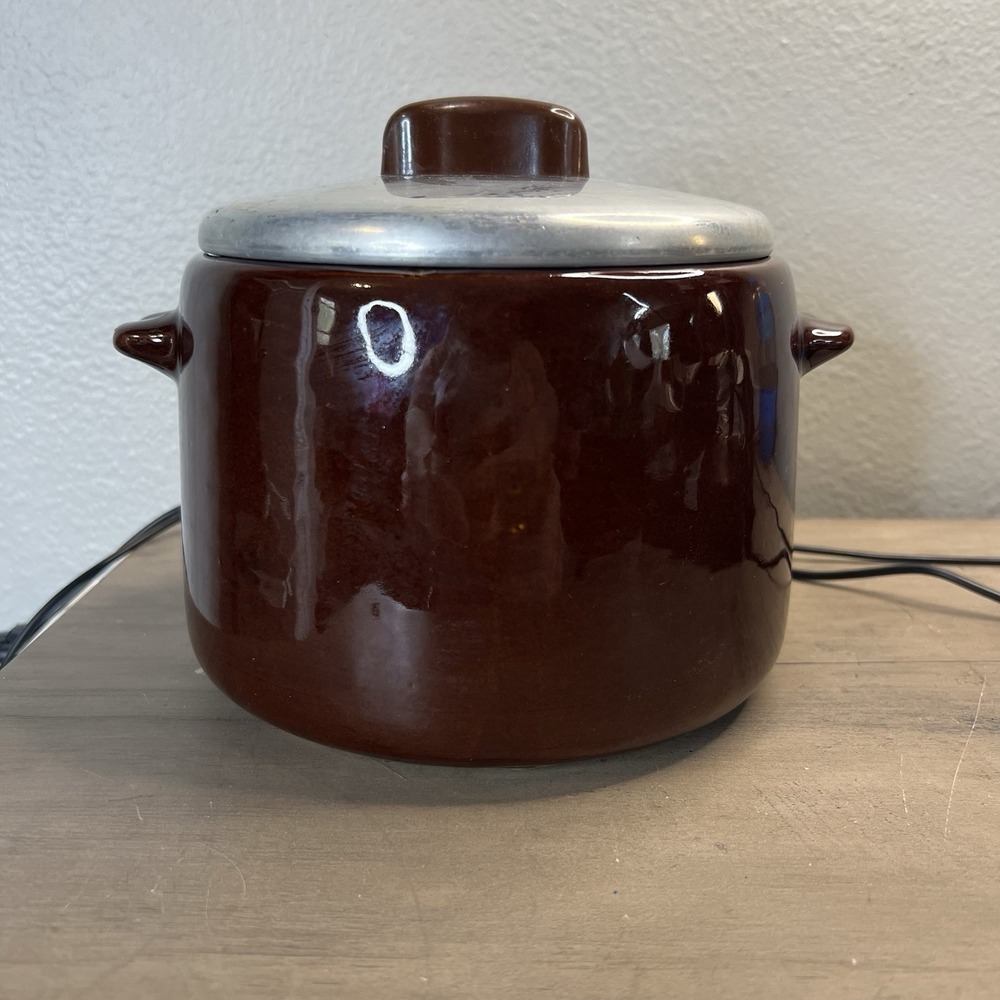West‎ Bend Bean Pot 1960's W/ Lid Crock Brown Glazed Pottery Stoneware *Read